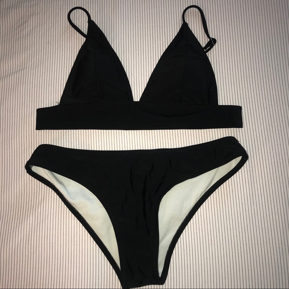 Black bikini